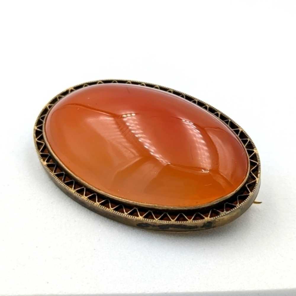 Antique Victorian era carnelian stone oval brooch pin